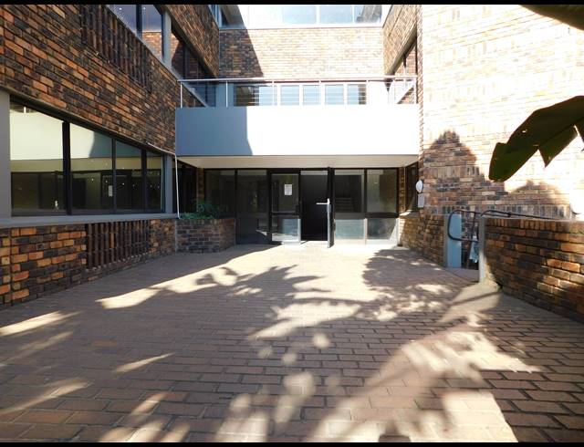 2,993M² OFFICE TO LET IN FERNDALE